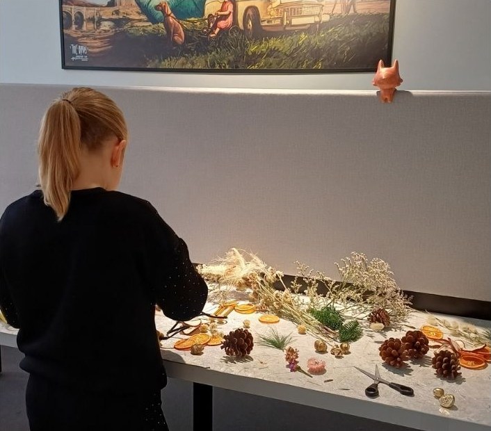 Workshop table with dried plants